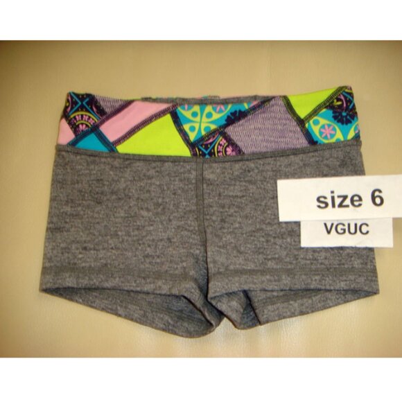 Ivivva Other - Ivivva by Lululemon🍋 Rhythmic Grey Shorts reversible to solid grey size 6
